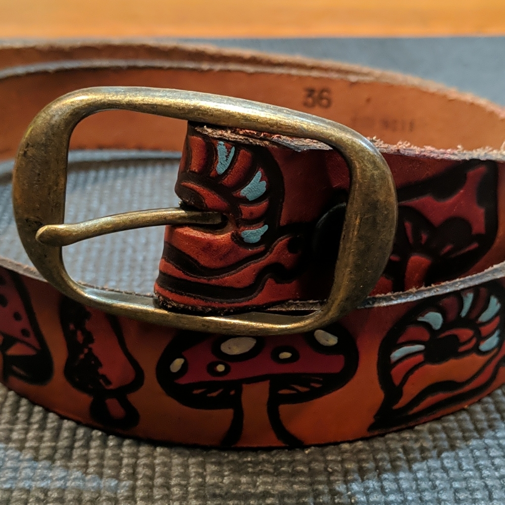 Leather belt